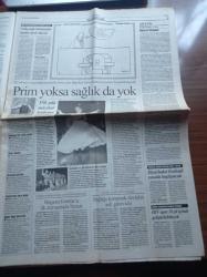 Cumhuriyet Gazetesi - 22 Mayıs 2003 - Sürgünün 139. Yılında Çerkesler Yazı Dizisi - Futbolumuzda Yabancı Kavgası - Galatasaraylı Ârif Erdem'den Centilmenlik Mesajı - 3. Uluslararası Akdeniz Karikatür Yarışması - Uludağ'da Tarikat Villaları - Neşter Operasyonu İddianamesi - Yeni Cumhuriyet Başsavcısı Nuri Ok Dokunulmazlıklar Sınırlandırılmalı - Nuri Bilge Ceylan'ın Uzak Filmi Cannes'da Ödüle Yakın - Sözde Ermeni Soykırımı - Bush Savaş İçin Halkını Kandırdı