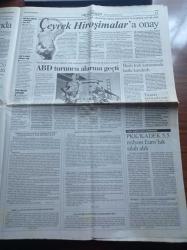 Cumhuriyet Gazetesi - 22 Mayıs 2003 - Sürgünün 139. Yılında Çerkesler Yazı Dizisi - Futbolumuzda Yabancı Kavgası - Galatasaraylı Ârif Erdem'den Centilmenlik Mesajı - 3. Uluslararası Akdeniz Karikatür Yarışması - Uludağ'da Tarikat Villaları - Neşter Operasyonu İddianamesi - Yeni Cumhuriyet Başsavcısı Nuri Ok Dokunulmazlıklar Sınırlandırılmalı - Nuri Bilge Ceylan'ın Uzak Filmi Cannes'da Ödüle Yakın - Sözde Ermeni Soykırımı - Bush Savaş İçin Halkını Kandırdı