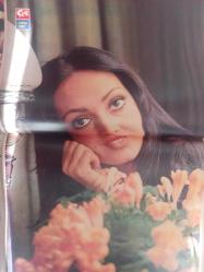 Ses Haftalık Aktüalite Sinema Tiyatro Müzik ve Gençlik Mecmuası Dergisi - 8 Mart 1975 - Sayı:10 - Türkan Şoray - Ali Rıza Binboğa - Cici Kızlar - Ediz Hun - Semiha Yankı - Kemal Ebcioğlu - Yaşar Kekeva - Atilla Kurtbaş - Muazzez Abacı - Fatma Girik - Türkan Şoray - Tarık Akan - Hülya Koçyiğit - Zeki Alasya - Metin Akpınar - Kartal Tibet - Ediz Hun - Necla Nazır - Hale Soygazi - Anne Marie David - Neşe Karaböcek - Müjdat Gezen - Penaten Çocuk Kremi Reklamı - Jack Nicholson - Faye Dunaway - Valerie Perrine - Lenny Bruca - Nilüfer - Füsun Önal - Hıfzı Topuz - Cihan Ünal - David Jansshen - Yılmaz Dağdeviren - Konfor Yatak Reklamı - Adnan Şenses - Ahmet Özhan - Hülya Darcan - Tanju Korel - Mahmut Hekimoğlu - Meral Zeren - Angela Luce - Rosanna Fratello - Valentina Greco - Taner Şener - Tarık Akan - Necla Nazır - Gönül Akkor - Esin Engin - Tina Turner - Füsun Önal - Demis Roussos - Mine Koşan - OMO Deterjan Reklamı - TOFAŞ Araba Reklamı - Tam Takım Dergi