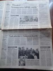 Cumhuriyet Gazetesi - 26 Ağustos 1998 - İonna Kuçuradi Uluslararası Felsefe Kurumları Federasyonu Başkanı Seçildi - Uğur Mumcu Cinayetinde Alaattin Çakıcı'nın İzi - Mehmet Eymür - Tansu Çiller'e Borsada Protesto - Süleyman Demirel ve Bu Tansu Çiller Döneminden Görev Yapan Mehmet Ali Yılmaz Nafiz Kurt Ve Ömer Barutçu Suçlanıyor - İşçi Partisi - CIA Kirli İlişkilerin Arkasında- Refah Partisi İçin Yeni Dava