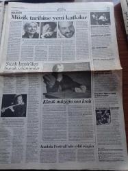 Cumhuriyet Gazetesi - 26 Ağustos 1998 - İonna Kuçuradi Uluslararası Felsefe Kurumları Federasyonu Başkanı Seçildi - Uğur Mumcu Cinayetinde Alaattin Çakıcı'nın İzi - Mehmet Eymür - Tansu Çiller'e Borsada Protesto - Süleyman Demirel ve Bu Tansu Çiller Döneminden Görev Yapan Mehmet Ali Yılmaz Nafiz Kurt Ve Ömer Barutçu Suçlanıyor - İşçi Partisi - CIA Kirli İlişkilerin Arkasında- Refah Partisi İçin Yeni Dava