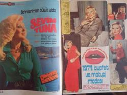 Ses Haftalık Aktüalite Sinema Tiyatro Müzik ve Gençlik Mecmuası Dergisi - 29 Aralık 1973 - Sayı: 1 - Zeki Müren - Tarık Akan - Emel Sayın - Türkan Şoray - Ajda Pekkan - Ahmet Arkan - Ferda Büyük - Yalçın Gülhan - Necla Nazır - Aytaç Arman - Tülin Örsek - Cemil Şahbaz - Cihan Gündüz - Hale Soygazi - Sevim Tuna - Ajda Pekkan - Yves Saint Laurent - Pierre Carden - Ajda Pekkan - Türkan Şoray - Cüneyt Arkın - Filiz Akın - Ayhan Işık - Fatma Girik - Tarık Akan - Emel Sayın - Zeki Müren - Ayşe Nana - Türkan Şoray Takvim Posteri - Emel Sayın - Ediz Hun - Fatma Girik - Cüneyt Arkın - Zeki Müren - Barış Manço - Yıldırım Önal - Hürrem Erman - Ertem Eğilmez - Murat Köseoğlu - Ümit Utku - Yıldız Kenter - Ayhan Işık - Kamuran Usluer - Ahmet Mekin - Hülya Koçyiğit - Liza Minelli - Serdar Gökhan - Arçelik Süpürge Reklamı - Tam Takım Dergi