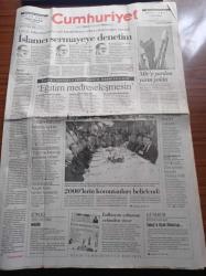 Cumhuriyet Gazetesi - 4 Ağustos 1997 - Atina'da Yapılan Dünya Şampiyonası 100 Metre Finali - Yılın En İyisi Maurce Green - Sıcakta Maç Oynatmak Cinayet - Bülent Ecevit Köktendincilerin Mali Kaynaklarının Ortaya Çıkarılacağını Açıkladı - Mir Uzay İstasyonu - 2000'lerin Komutanı Belirlendi - Vali Kutlu Aktaş Kaçak Kuran Kursları Kapatılacak - İslamcı Yazar İsmail Nacar İmam Hatipler İslama Aykırı