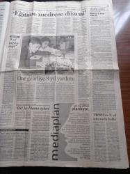 Cumhuriyet Gazetesi - 4 Ağustos 1997 - Atina'da Yapılan Dünya Şampiyonası 100 Metre Finali - Yılın En İyisi Maurce Green - Sıcakta Maç Oynatmak Cinayet - Bülent Ecevit Köktendincilerin Mali Kaynaklarının Ortaya Çıkarılacağını Açıkladı - Mir Uzay İstasyonu - 2000'lerin Komutanı Belirlendi - Vali Kutlu Aktaş Kaçak Kuran Kursları Kapatılacak - İslamcı Yazar İsmail Nacar İmam Hatipler İslama Aykırı