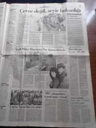 Cumhuriyet Gazetesi - 4 Ağustos 1997 - Atina'da Yapılan Dünya Şampiyonası 100 Metre Finali - Yılın En İyisi Maurce Green - Sıcakta Maç Oynatmak Cinayet - Bülent Ecevit Köktendincilerin Mali Kaynaklarının Ortaya Çıkarılacağını Açıkladı - Mir Uzay İstasyonu - 2000'lerin Komutanı Belirlendi - Vali Kutlu Aktaş Kaçak Kuran Kursları Kapatılacak - İslamcı Yazar İsmail Nacar İmam Hatipler İslama Aykırı