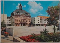 ŞEHİR KARTPOSTALI-ALMANYA/HANAU PAZAR YERİ VE KİLİSE GÖRÜNTÜSÜ,ARKASINA YAZILMIŞ,RENKLİ, 11 X 15 CM EBADINDA - 1950'LER, 1960'LAR, 1970'LER, 1980'LER