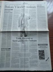 Cumhuriyet Gazetesi - 21 Haziran 2002 - IMF Ve Kemal Derviş Pamukbank Kararını Yerinde Bulurken Devirle İlgili Olarak Farklı İddialar Ortaya Atıldı - Ölüm Cezası Tartışmaları - Kudüs'te İntihar Saldırısı - Necmettin Erbakan Ve Helmut Kohl Oy Pazarlığı - Türk Taleban Ali Üzüm 11 Eylül'ü Biliyorduk - Bülent Ecevit'e Doktor Yasağı - Kabil'in Güvenliği Mehmetçik'e Emanet - Türkiye'nin Suriye İle Askeri Anlaşmalar İmzalaması Bölgeyi De Etkileyecek- Ulusal Takım - Nihat Kahveci - Final Gibi Maç Brezilya İngiltere