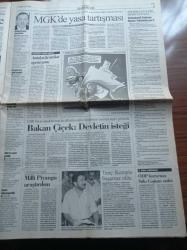 Cumhuriyet Gazetesi - 18 Temmuz 2003 - Ulkerspor - Fransa Bisiklet Turu - Tenisin Ve Dekoltenin Kraliçesi Serena Williams - Bu Kez De Alman Askerleri Kosova Barış Gücü'nde Görevli Yüzbaşı Orkun Özeller'i  Gözaltına Almak İstedi - SEKA Balıkesir'in Satışı Yeniden Sorgulanıyor - Apartmanın Altında İlk Mescit Açıldı - Recep Tayyip Erdoğan'a Sert Yanıt - Uzan Ailesine Yurtdışı Yasağı - Kürt Grupların Yeni Senaryosu
