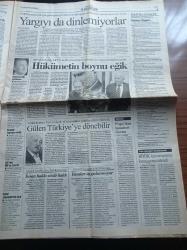 Cumhuriyet Gazetesi - 16 Temmuz 2003 -  Pierre Van Hoijdonk Kurtarıcı Mı - Okan Buruk'tan Galatasaray'a Mesaj Seve Seve Oynarım - Şilili Yazar Roberto Bolano 50 Yaşında Öldü - Milli Güvenlik Kurulu'na Ağır Tırpan - Süper Lig Fikstürü Çekildi - Erken Terhis Sevinci - Türkiye'de 10 Bin Hastaya 25 Yatak - Türkiye'ye Kuzey Irak'ta Sınırlama - İrtica Kamplarına Operasyon
