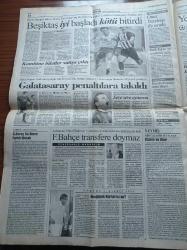 Cumhuriyet Gazetesi - 16 Temmuz 2003 -  Pierre Van Hoijdonk Kurtarıcı Mı - Okan Buruk'tan Galatasaray'a Mesaj Seve Seve Oynarım - Şilili Yazar Roberto Bolano 50 Yaşında Öldü - Milli Güvenlik Kurulu'na Ağır Tırpan - Süper Lig Fikstürü Çekildi - Erken Terhis Sevinci - Türkiye'de 10 Bin Hastaya 25 Yatak - Türkiye'ye Kuzey Irak'ta Sınırlama - İrtica Kamplarına Operasyon