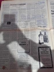 Cumhuriyet Gazetesi - 26 Aralık 1973 - İsmet İnönü Öldü - Mehmet Barlas-Ara Güler-Futbol Maçlarının Gece Oynanması Yasaklandı - Dünya Kupasına Katılacak Takımların Eşleştirilmesi 5 Ocak'ta - Eski Cumhurbaşkanı İsmet İnönü 90 Yaşında - İsmet İnönü'nün Sözleri - Fahri Korutürk - Naim Talu - Dev Genç - Oktay Akbal - Altan Öymen