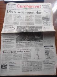 Cumhuriyet Gazetesi - 21 Ağustos 1997 - Milli Takım Hakan Şükür'le Coştu - Yaser Arafat Hamas'la Görüştü - Güneydoğu Öyküleri Yazı Dizisi -  Yeni Türkü Derya Köroğlu - Che'yi Mat Eden Adam - Küba'da Üç Kuşak - Diyanet Raporu Dini Ticaret Yapıyorlar - Nadir Nadi Anıldı - Özel Kurslar Yasaklanmadı - Eğit Der Genel Başkanı Gazalcı