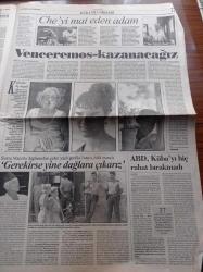 Cumhuriyet Gazetesi - 21 Ağustos 1997 - Milli Takım Hakan Şükür'le Coştu - Yaser Arafat Hamas'la Görüştü - Güneydoğu Öyküleri Yazı Dizisi -  Yeni Türkü Derya Köroğlu - Che'yi Mat Eden Adam - Küba'da Üç Kuşak - Diyanet Raporu Dini Ticaret Yapıyorlar - Nadir Nadi Anıldı - Özel Kurslar Yasaklanmadı - Eğit Der Genel Başkanı Gazalcı