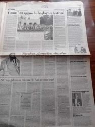 Cumhuriyet Gazetesi - 27 Ağustos 1997 - Galatasaray Beşiktaş Şampiyonlar Ligi'ne Doğru - Hüsrev İsfendiyaroğlu Dünya Gitar Festivali'nde Türkiye'yi Temsil Edecek - Necmettin Erbakan'ın Yurtdışında Olduğu Öne Sürülen Hesapları İçin Soruşturma - Devlet Güvenlik Mahkeme'sinde Soruşturulan İddialar- Bergamalılar Boğaz Köprüsü'nde Siyanür Eylemi Yaptı - Serveti Dubai 'de- Büyük Taarruz'un 75. Yıldönümü