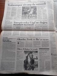 Cumhuriyet Gazetesi - 27 Ağustos 1997 - Galatasaray Beşiktaş Şampiyonlar Ligi'ne Doğru - Hüsrev İsfendiyaroğlu Dünya Gitar Festivali'nde Türkiye'yi Temsil Edecek - Necmettin Erbakan'ın Yurtdışında Olduğu Öne Sürülen Hesapları İçin Soruşturma - Devlet Güvenlik Mahkeme'sinde Soruşturulan İddialar- Bergamalılar Boğaz Köprüsü'nde Siyanür Eylemi Yaptı - Serveti Dubai 'de- Büyük Taarruz'un 75. Yıldönümü