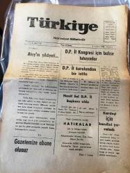 SAKARYA  TÜRKİYE  Gazetesi -Hakimiyet milletindir -  Yerel  Taşra Basını  - 2 TEMMUZ 1959-YIL :3 SAYI :944 -TETKİKLER- ATAY 'ın Şikayeti -Demokrat  Parti İl Kongresi için  bahse tutuşanlar -Demokrat  Parti  il Kurulundan  bir İstifa -Nazif Sel D.P  il Başkanı oldu  -Fahri ÇATALLAR 'IN  Yazdığı  Hatıralar  şiir ve Hikaye Kitabı- piyasaya arz edildi -Kardeşi için  Kendini  yaraladı -Lüzumlu  Telefonlar-İlan Tarifesi  Küçük ilanlar büyük işler kazandırıyor -Dünyaca  tanınmış meşhur lastikler  SCHENUIT  kamyon ve otomobil  Lastikleri