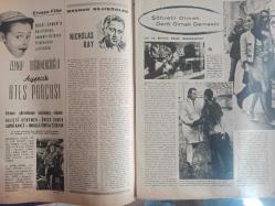 Ses Haftalık Aktüalite Sinema Tiyatro Müzik ve Gençlik Mecmuası Dergisi - 8 Aralık 1962 - Sayı:55 - Ulla Nielsen - Ann Smyrner - Jeanne Moreau - Johnny Hallyday - Cliff Richard - Clark Gable - Diana McBain - Jean Paul Belmondo - Burt Lancaster - Rock Hudson - Dorothy Lamour - Jerry Lewis - Nicholas Ray - Ateş Parçası filmi - Zeynep Değirmencioğlu - Hulki Saner - Hulusi Kentmen - Önder Somer - Suphi Kaner - Mualla Sürer - Tijen Par - Leyla Sayar - Göksel Arsoy - Erol Keskin - Asuman Korad - Muammer Karaca - Zafer Önen - Tevhid Bilge - İlhan Gençer - Millie Perkins - Connie Stevens - Brigitte Bardot fotoğraf ve haberi - Dergi Tam Değildir Sadece 16 Sayfası Mevcuttur
