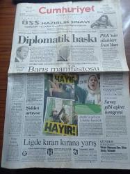 Cumhuriyet Gazetesi - 8 Nisan 2002 - Galatasaray Karadeniz'de Firesiz - Aziz Yıldırım - Yıldırım Demirören - Ariel Şaron Bush'a Operasyonu En Çabuk Biçimde Bitireceğiz Sözünü Verdi - Yaser Arafat'a Işık İçin Bir Dakika Karanlık - Savaş Gibi Aşiret Kongresi - PKK'nin Silahları İran'dan - ABD'deki Yahudi Ve Filistinliler İnternette İsrail'in Uyguladığı Şiddete Karşı Çıkıyor