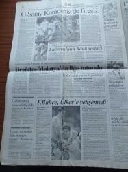 Cumhuriyet Gazetesi - 8 Nisan 2002 - Galatasaray Karadeniz'de Firesiz - Aziz Yıldırım - Yıldırım Demirören - Ariel Şaron Bush'a Operasyonu En Çabuk Biçimde Bitireceğiz Sözünü Verdi - Yaser Arafat'a Işık İçin Bir Dakika Karanlık - Savaş Gibi Aşiret Kongresi - PKK'nin Silahları İran'dan - ABD'deki Yahudi Ve Filistinliler İnternette İsrail'in Uyguladığı Şiddete Karşı Çıkıyor