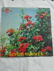LOT.15 » SEVİM TANÜREK * NADİR KAPAKLI LONGPLAY - SENSİZ KALAN GÖNLÜMDE, KULAKLARIN ÇINLASIN, AŞKIN KANUNU,,* COŞKUN PLAK * KAPAK/PLAK: 7,5