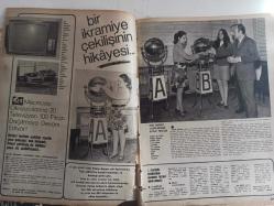 Ses Haftalık Aktüalite Sinema Tiyatro Müzik ve Gençlik Mecmuası Dergisi - 29 Nisan 1972 - Sayı:18 - Fatma Belgen - Aytaç Arman - Kerime Nadir - Nejat Saydam - Metin Serezli - Türkan Şoray - Tarık Akan - Yalçın Gülhan - Murat Köseoğlu - Acar Köseoğlu - İlker İnanoğlu - Ediz Hun - Zeki Müren - Fatma Girik - Filiz Akın - Selpak Mendil Reklamı - Brian Forbes - Yılanların Gecesi filmi - Azat Kuşu filmi - Kopuk filmi - Tülin Örsek - Hikmet Münir Ebcioğul - Yapı ve Kredi Bankası Reklamı fotoğraf ve haberi - Dergi Tam Değildir Sadece 12 Sayfası Mevcuttur