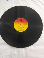 HÜLYA SÖZER BİR ÇAPKIN ELİNDE LP 33 LÜK PLAK