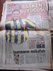 Hürriyet Gazetesi - 25 Eylül 2004 - Recep Tayyip Erdoğan Cuma Namazında Karşılaştığı Fenerbahçeli Futbolculara Gençlerbirliği Maçı İçin Başarılar Diledi -   İşte YTL Euro Benzerlikleri - Irak'ta Rehin Alınan İtalyanlar - Barış Savaşçısı Yazar Dido Sotiriu Oldu- Jörg Haider Türkiye'nin Avrupa Birliği'ne Üyeliğine Karşı Çıkan Öküzdür - Tansa Mermerci Ekşioğlu'dan Takı Koleksiyonu - TBMM Başkanı Bülent Arınç - Şafak Sezer'in Babası Vefat Etti