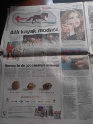 Hürriyet Gazetesi - 2 Mart 1998 - Galatasaray Zirvede - Metin Akpınar Arabesk Söylesem Bir Milyon Satar - Elleri Kınalı Madonna - Tema Vakfı 5 Yaşında - İşte Yeşil Kod Adlı Mahmut Yıldırım'ın Evi - Yeşil Gogol'un Ölü Canlar Kitabını Okuyormuş - Hanefi Avcı'ya Bir Dava Daha