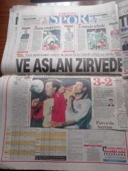 Hürriyet Gazetesi - 2 Mart 1998 - Galatasaray Zirvede - Metin Akpınar Arabesk Söylesem Bir Milyon Satar - Elleri Kınalı Madonna - Tema Vakfı 5 Yaşında - İşte Yeşil Kod Adlı Mahmut Yıldırım'ın Evi - Yeşil Gogol'un Ölü Canlar Kitabını Okuyormuş - Hanefi Avcı'ya Bir Dava Daha