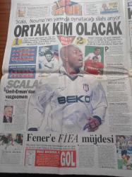 Hürriyet Gazetesi - 1 Aralık 2000 - Fenerbahçe'ye FIFA Müjdesi - Pascal Nouma - Murat Demirel'in Eşi Ayşegül Demirel İle İlk Fotoğrafı - Fedon'la 15 Yıl Önceki Metresi Televizyonda Kavga Etti - IMF İle Pazarlık Gecesi - Anayasa Mahkemesi Başkanı Mustafa Bumin Kürtçe TV Yayını Olabilir - Sabah'ın Satışında Kafalar Karıştı - Dinç Bilgin - Teröristleri Avrupa Parlamentosu'na Sokan İtalyan Luisa Morgantini