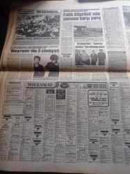 Hürriyet Gazetesi - 20 Mayıs 1988 - Derwall Tanju Çolak'a Gol Attırın - Feyyaz Uçar Süleyman Seba'nın Elini Öptü - Hürriyet'ten Halka Açık Konser - Bülent Ersoy - İbrahim Tatlıses - Sibel Can - Sezen Aksu - Otogara Bomba - Ünlü Alman Aktör Kurt Raab Aids'i Türk Gencinden Kaptım - Oflu İsmail İtalya'da Hesap Verecek - Turgut Özal