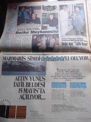 Hürriyet Gazetesi - 14 Mayıs 1988 - Feyyaz Uçar Beşiktaş Benim İçin Bitti - Güreşte Fiyasko - Hürriyet Halk Konseri - İbrahim Tatlıses - Bülent Ersoy - Sezen Aksu - Sibel Can - Türk Yunan İlişkilerinde Dışişleri Bakanı Mesut Yılmaz Kilit Adam - Eski MSP'li Öğretmen Sınıfta Zorla Namaz Kıldırdı - Süleyman Demirel Kenan Evren Beni Tatmin Etti - Bülent Ecevit Asıl Olay Ege'nin Dibinde Patlayacak - Turgut Özal