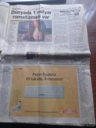 Hürriyet Gazetesi - 25 Haziran 2000 - Milli Takım Euro 2000'de Portekize Elendi - Takımın Kilit Adamı Alpay Özalan Rakibe Yumruk Attı Bizi Yaktı - 28 Şubat'ın Mimarı Güven Erkaya Paşa'yı Kaybettik - Alaattin Çakıcı Nuri Ergin Düellosu 5 Ölü 30 Yaralı - Türkiye'nin En Büyük Şirketi Turkcell Halka Açılıyor