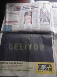 Hürriyet Gazetesi - 25 Haziran 2000 - Milli Takım Euro 2000'de Portekize Elendi - Takımın Kilit Adamı Alpay Özalan Rakibe Yumruk Attı Bizi Yaktı - 28 Şubat'ın Mimarı Güven Erkaya Paşa'yı Kaybettik - Alaattin Çakıcı Nuri Ergin Düellosu 5 Ölü 30 Yaralı - Türkiye'nin En Büyük Şirketi Turkcell Halka Açılıyor