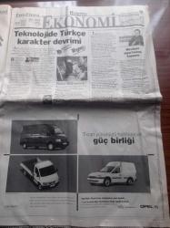 Hürriyet Gazetesi - 25 Haziran 2000 - Milli Takım Euro 2000'de Portekize Elendi - Takımın Kilit Adamı Alpay Özalan Rakibe Yumruk Attı Bizi Yaktı - 28 Şubat'ın Mimarı Güven Erkaya Paşa'yı Kaybettik - Alaattin Çakıcı Nuri Ergin Düellosu 5 Ölü 30 Yaralı - Türkiye'nin En Büyük Şirketi Turkcell Halka Açılıyor