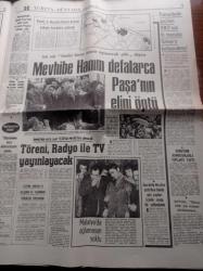 Hürriyet Gazetesi - 28 Aralık 1973 - İsmet İnönü Paşa'yı Toprağa Veriyoruz - Mevhibe İnönü'nün Acısı Sonsuz - Cenaze Töreni TV Ve Radyoda Yayınlanacak - Ömer İnönü - Özden Toker - İsmet İnönü'nün Son Yolculuğunda 8 General İle Harbiyeliler Top Arabasının Yanında Yürüyecek - Koç Topluluğu Halka Açıldı - Ateş Böcekleri - Fenerbahçe Almanya'ya Gidiyor
