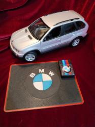B M W  X5  3.0d  SUV DİREKSİYONU HAREKETLİ,DİECAST 1:25 ARABA + HEDİYELERİ(zippo çakmak ve mause ped)  239