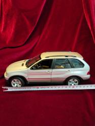 B M W  X5  3.0d  SUV DİREKSİYONU HAREKETLİ,DİECAST 1:25 ARABA + HEDİYELERİ(zippo çakmak ve mause ped)  239
