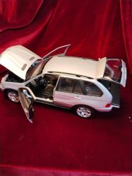 B M W  X5  3.0d  SUV DİREKSİYONU HAREKETLİ,DİECAST 1:25 ARABA + HEDİYELERİ(zippo çakmak ve mause ped)  239