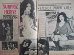 Pazar Aktüalite Sinema Tiyatro Mizah Mecmuası Dergisi Gazetesi - 25 Şubat 1972 - Sayı:805 - Türkan Şoray - Piraye Uzun - Nigar Uluerer - Mine Mutlu - İzzet Günay - İlhan Engin - Funda Ege - Okan Demir - Aynur Akarsu - Hülya Tuğlu - Okan Demir - Uğur Güçlü - Emel Yücel - Lobi Deterjan Reklamı - Mine Sun - Gülgün Erdem - Semra Yıldız - Engin Çağlar - Filiz Vural - Arzu Okay - Ülkü Ülker - Birsen Kaya - Abdurrahman Keskiner - Ahmet Mekin - Tursil Sabun Tozu Reklamı - Filiz Akın - Vedat Türkali - Mualla Sürer - Müşerref Tezcan - Kadir İnanır - Nubar Terziyan - Kadir İnanır - Müşerref Tezcan - Piraye Uzun - Hayati Hamzaoğlu - Tamer Yiğit - Feri Cansel - Nur Soylu - Aytekin Akkaya fotoğraf ve haberi - Tam Takım Dergi