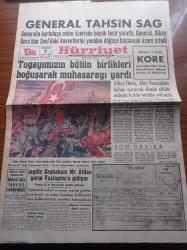 Hürriyet Gazetesi - 2 Aralık 1950 - Tıpkıbasım - Sabahın 4'ünde Kore - General Tahsin  Yazıcı Sağ -Albay Celal Dora Alay Sancağını Beline Sararak Elinde Silahı Olduğu Halde Birliğe Yol Açtı - İsmet İnönü'nün Takriri Reddedildi - Üçüncü Dünya Harbi Altı Saat Sürecek - Kore Cephesinde Son Vaziyet - Seksoloji