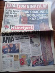 Hürriyet Gazetesi - 22 Kasım 2007 - İnandık Kazandık A Milli Takım Euro 2008'de Nihat Kahveci - Vizesiz Avrupa İçin İlk Adım İngiltere'den - Taş Ocağında Görünmez Kaza - Cumhurbaşkanı Abdullah Gül Silahsa Silah Ama Terörle Mücadele Yalnız Silahla Olmaz - DTP'li PKK'ya Silah Bıraktırma Projesine Ortak Oluruz - AKP Hükümeti 10  Milyon Kaçak Binaya Af Çıkaracak