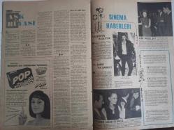 Pazar Aktüalite Sinema Tiyatro Mizah Mecmuası Dergisi Gazetesi - 25 Aralık 1965 - Türkan Şoray - Rüçhan Adlı - Eşref Kolçak - Gülbin Eray - Yılmaz Duru - Hülya Koçyiğit - Cüneyt Arkın - Beleş Osman - Ali Şen - Ekrem Bora - Orhan Günşiray - Sevda Ferdağ - Tanju Gürsu - Fatma Girik - Vahi Öz - Sadri Alışık - Bülent Oran - Sefa Önal - Sadık Şendil - Rita Cadillac - Hava Güzeldi Tarabya Sırtlarında haberi - Aşk Rüyası haberi - Tanju Gürsu - Nuray Uslu - Ruhsan Çınar - Tülin Elgin - Aşk Güzel Şey haberi - Genç Arkadaşlar fotoromanı - Hanımlar Sizin İçin haberi - Zeynep Berk - Kırık Kalp Çizgi Romanı - Kartal Tibet - Tülin Elgin - Ayfer Feray - Mehmet Ali Akpınar fotoğraf ve haberi - Tam Takım Dergi
