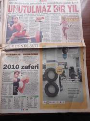 Hürriyet Gazetesi - 2 Ocak 2005 - Atina Olimpiyatlarında Halterde Altınları Topladık Cinsel Taciz Olaylarıyla Yıkıldık - Şike Dedektifleri - Halil Mutlu - Nebahat Çehre 60 Yaş Güzelliği - Lisa Yasası Beldelere Yayılıyor - Camide Nikah Sorusu - Manken Güzide Duran - KKTC Başbakanı Mehmet Ali Talat - Yeni Türk Lirasına Geçiş Tam Not Aldı