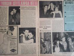 Pazar Aktüalite Sinema Tiyatro Mizah Mecmuası Dergisi Gazetesi - 10 Aralık 1966 - Sayı:533 - Ajda Pekkan - Sinema + Şarkı +Plak =AJDA haberi - Sevda Ferdağ - Tanju Gürsu - Selda Alkor - Yorgat Gitti Kavga Bitti haberi - Gürel Ünlüsoy - Cüneyt Arkın - Filiz Akın - Ediz Hun - Sadri Alışık - Hanımlar İçin haberi - Zeynep Berk fotoğraf ve haberi - Dergi Tam Değildir Sadece 6 Sayfası Mevcuttur