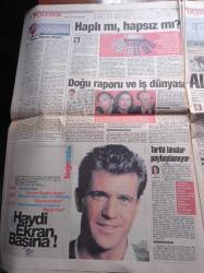 Milliyet Gazetesi - 8 Eylül 1995 - A Milli Takım Rekorları Alt Üst Ediyor - Fatih Terim - Hakan Şükür - Cumhuriyet Halk Partisi Kurultaya 2 Gün Kala - Boris Yeltsin Diş Gösterdi - Erdal İnönü Bosna İçin Umutlu - Tansu Çiller Koruma Yumrukladı - Güler Sabancı - Süleyman Demirel