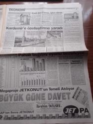 Milliyet Gazetesi - 1 Ağustos 1995 - Bursaspor'un Bileği Bükülmüyor - Gülay Atığ'ın Sporcu Ordusu - Bayanlar Futbolda Dinarsu Fırtınası - Kuzey Irak Barut Fıçısı - MHP Başkanını Alparslan Türkeş Siyasette 30. Yılını Kutluyor - Fatih Altaylı İle Ali Desidero'nun Koruma Polemiği - Nükhet Duru'dan İkinci Evet - Liderler Sahalarda - Tansu Çiller - Süleyman Demirel