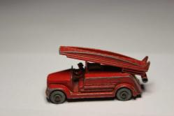 Matchbox (1950'ler) Dennis Fire Engine (no. 9) itfaiye