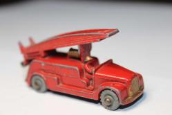 Matchbox (1950'ler) Dennis Fire Engine (no. 9) itfaiye