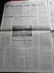 Cumhuriyet Gazetesi - 30 Kasım 1996 - Aktör Fikret Hakan'a Saldırı - Beşiktaşlı Alpay Özalan'a Büyük Ödül - Fenerbahçe'de Kavgalı Antrenman - Refah Partisi Hilafet Düzeni İstedi - Öğretmenevleri Mafyaya Çeteye Peşkeş Çekilecek -  Doğu Perinçek'ten İddia Turgut Özal Gizli Raporları Bush'a Ulaştırdı - Ordu'da Dinleme Cihazı Aranıyor - Bahçelievler Katliamı - Mesut Yılmaz'a Saldırı Türkiye Bağlantılı - Abdullah Çatlı